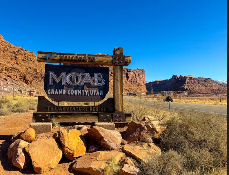 Wolfe'S Moab, Adult Only Hotel Εξωτερικό φωτογραφία